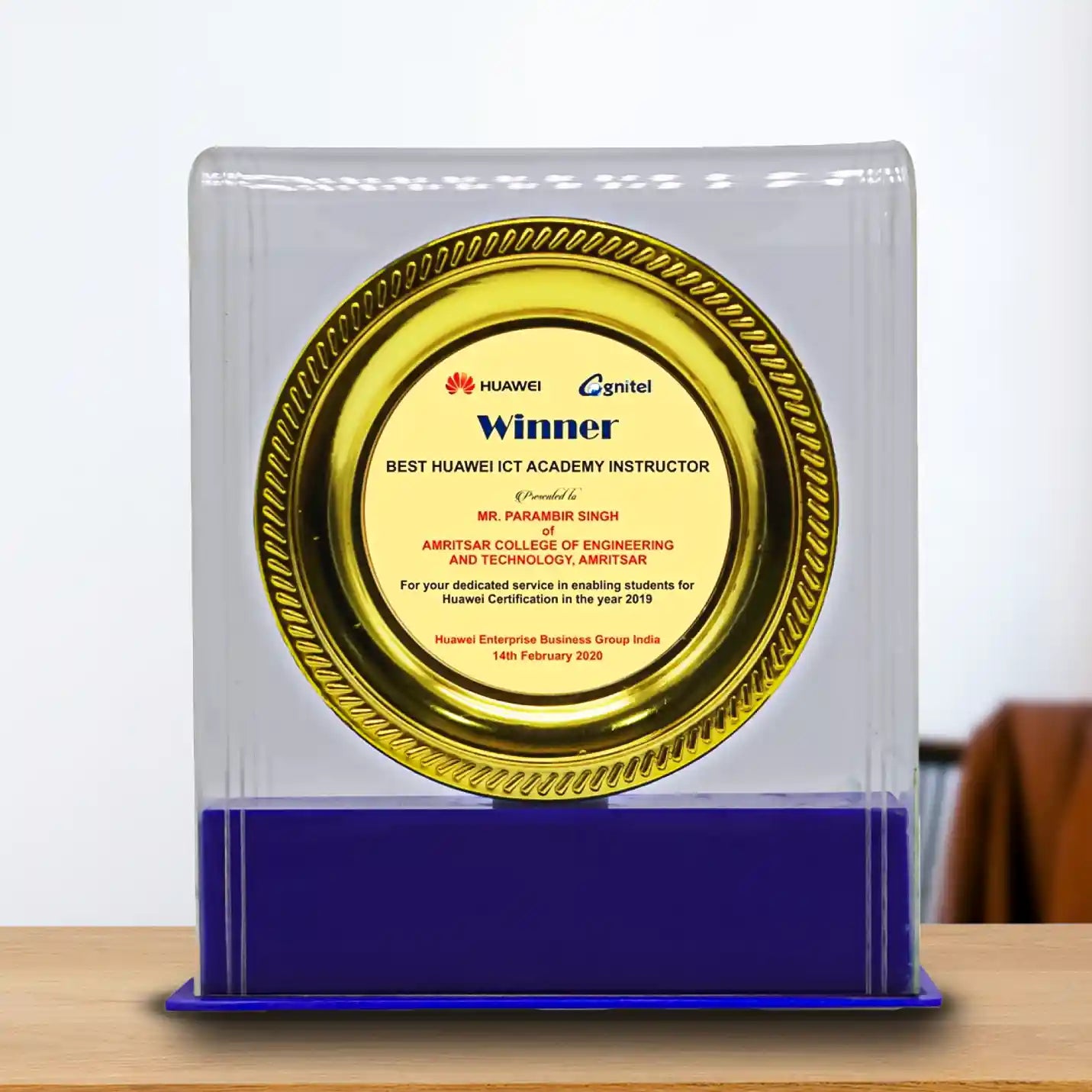 Premium Round Gold Crests with Acrylic Base